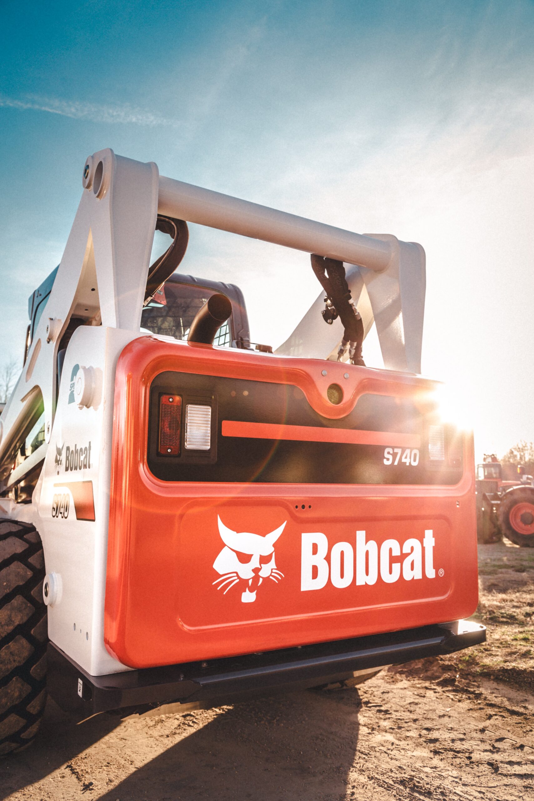 MINNESOTA BROTHERS WHO INVENTED THE BOBCAT ARE HONORED - KQ98